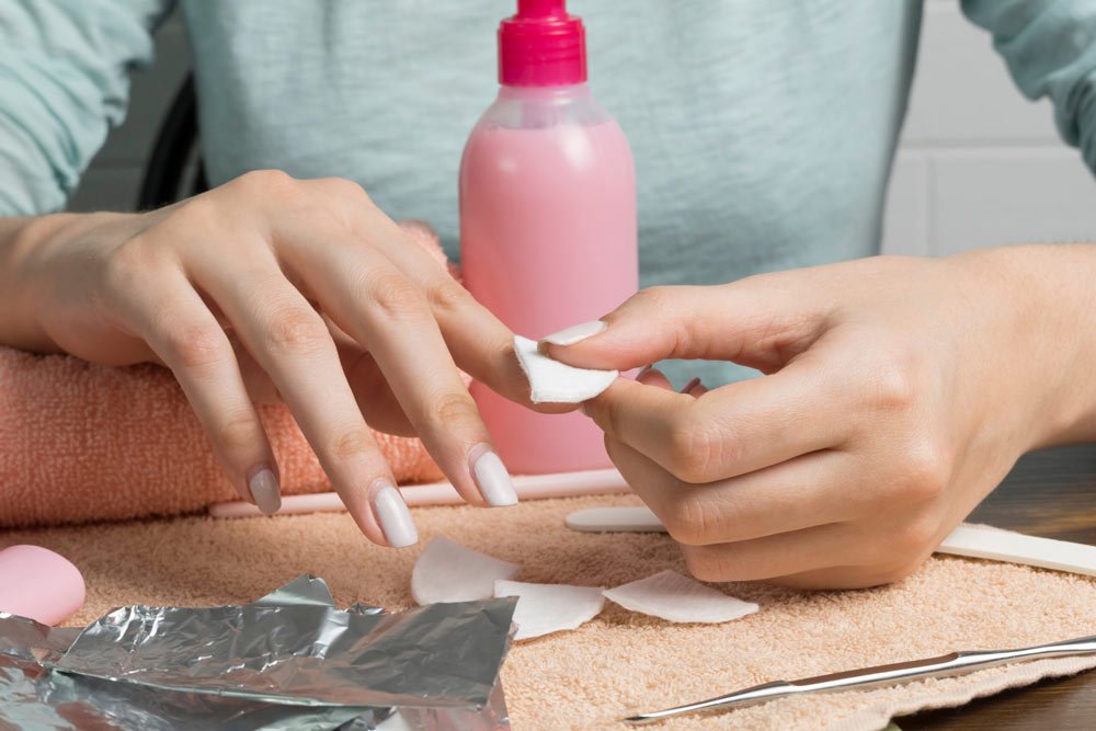 How Remove Gel Nail Polish scaled